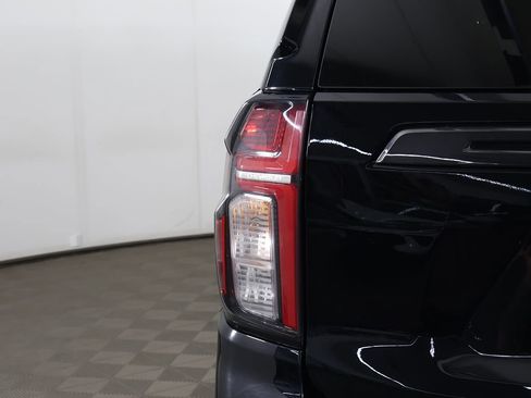 Used 2021 Chevrolet Tahoe Z71 w/ Luxury Package AWD/4WD image 19