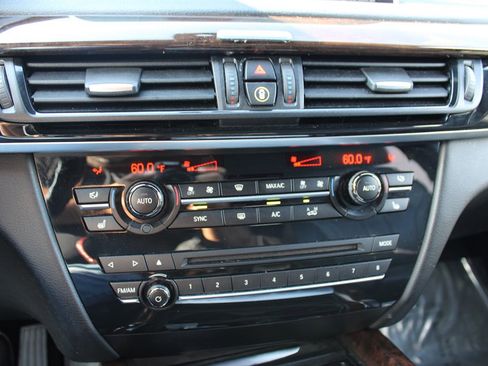 Used 2015 BMW X5 xDrive35d image 26