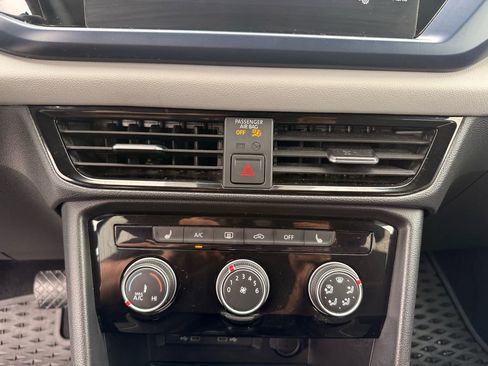 Used 2023 Volkswagen Taos SE image 22