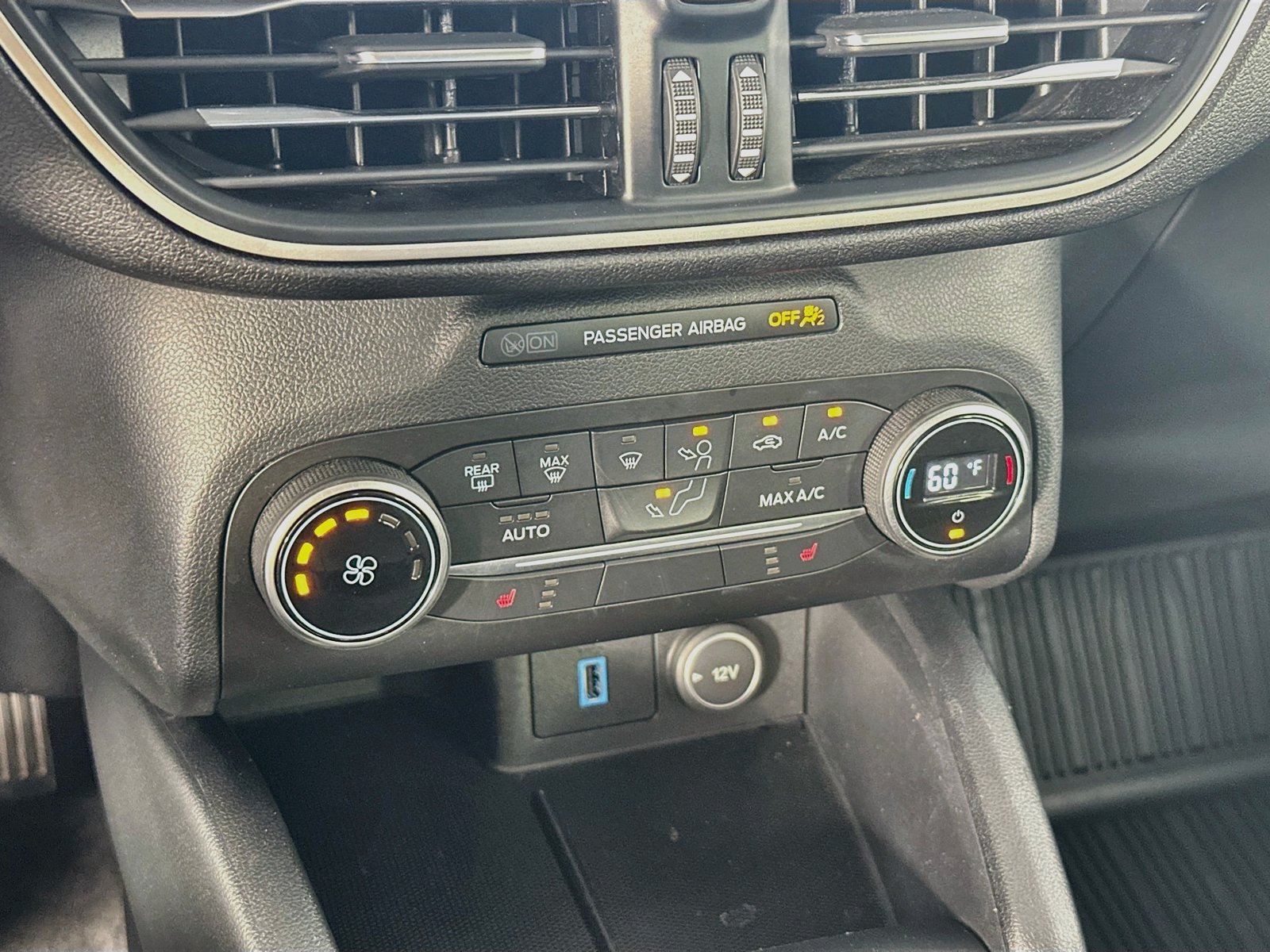 Used 2020 Ford Escape SE FWD image 15
