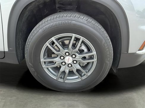 Used 2025 GMC Acadia Elevation image 41