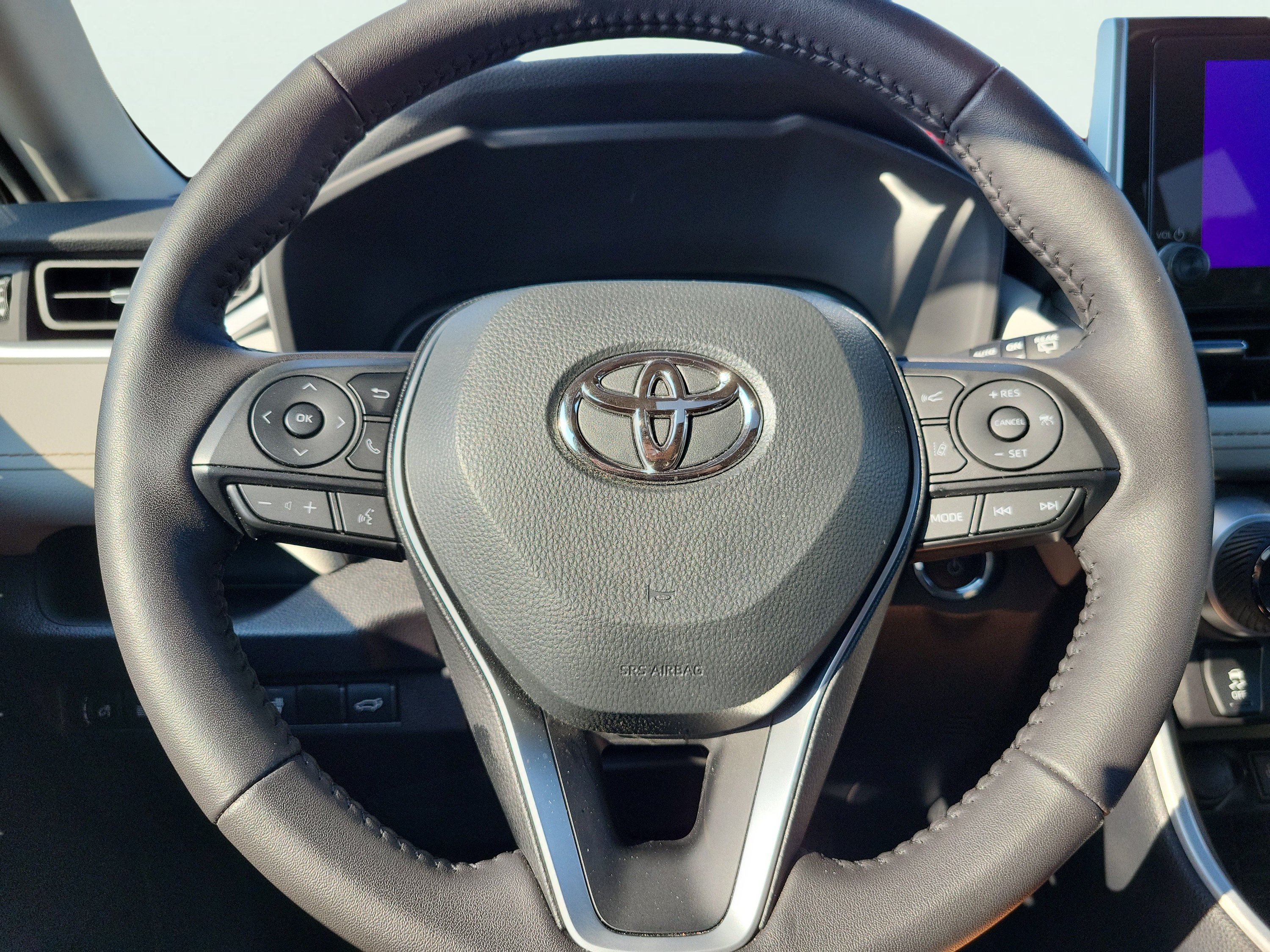 Used 2025 Toyota RAV4 XLE Premium w/ Weather Package AWD/4WD image 25