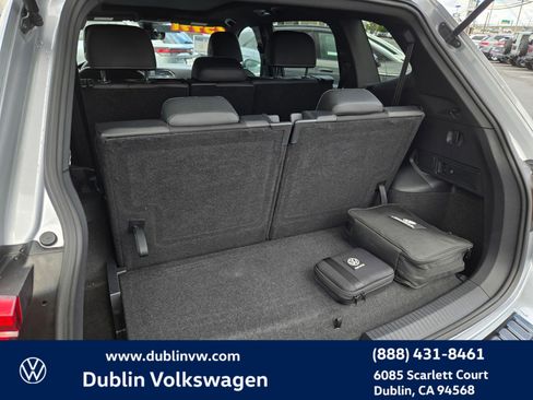 Certified 2023 Volkswagen Tiguan SE R-Line image 25