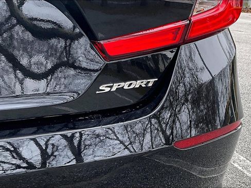 Used 2018 Honda Accord Sport image 24