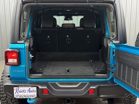 Used 2024 Jeep Wrangler Unlimited image 13