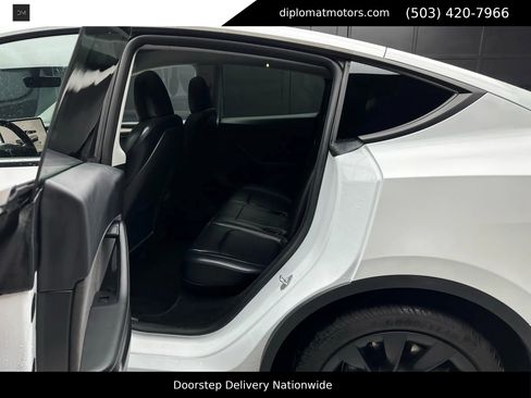 Used 2023 Tesla Model Y Long Range image 20