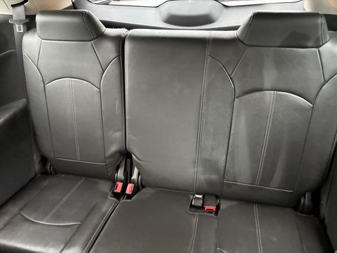 Used 2017 Chevrolet Traverse LT AWD/4WD image 16