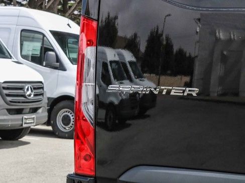 New 2025 Mercedes-Benz Sprinter 2500 image 9