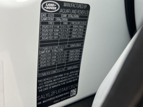 Used 2026 Land Rover Range Rover Velar Dynamic SE AWD/4WD image 19