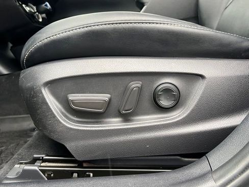 Used 2020 Toyota Prius Prime Limited image 17