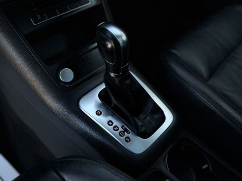 Used 2013 Volkswagen Tiguan SEL image 18