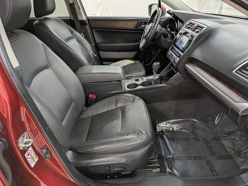 Used 2017 Subaru Outback 3.6R Limited image 34