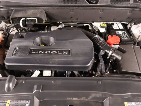 Used 2019 Lincoln Nautilus Reserve AWD/4WD image 18