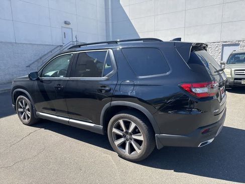 Certified 2023 Honda Pilot Touring image 22