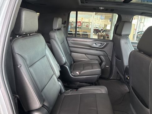 Used 2023 Chevrolet Suburban Z71 w/ Luxury Package image 39