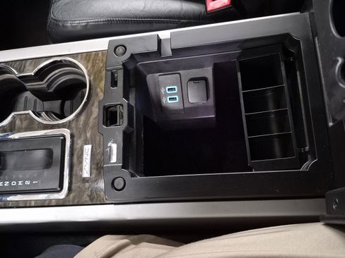 Used 2017 Ford Expedition EL Limited image 28