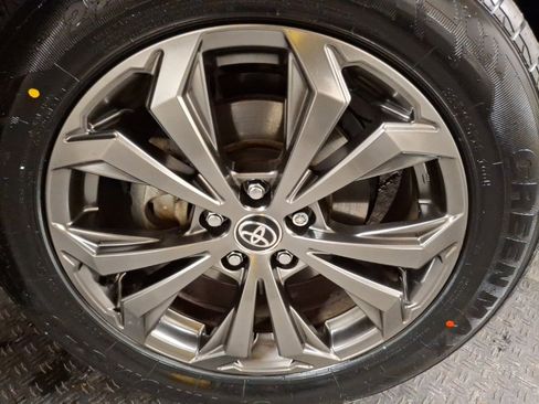 Used 2022 Toyota RAV4 Limited image 3