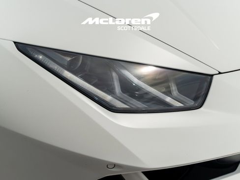 Used 2023 Lamborghini Huracan EVO image 11