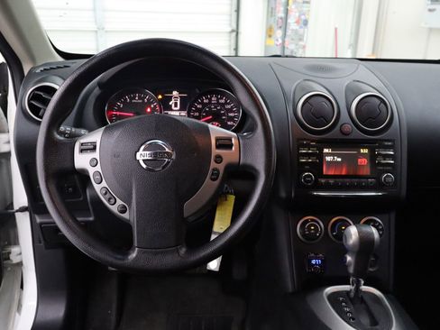 Used 2013 Nissan Rogue SV image 19
