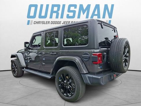 Used 2023 Jeep Wrangler Unlimited Sahara w/ Cold Weather Group AWD/4WD image 4