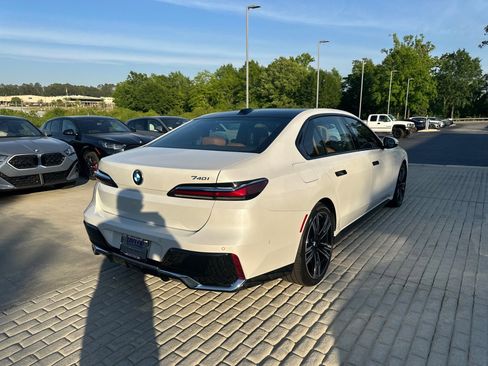 Certified 2025 BMW 740i image 9