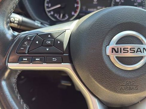 Used 2022 Nissan Sentra SV FWD image 14