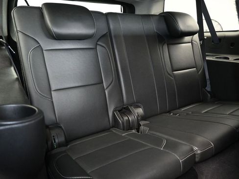 Used 2020 Chevrolet Suburban LT image 47