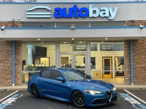 Used 2018 Alfa Romeo Giulia Quadrifoglio image 4