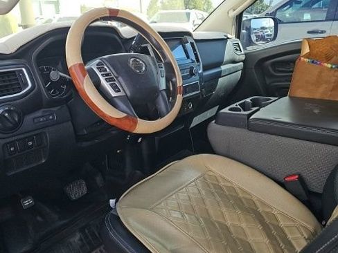 Used 2017 Nissan Titan S AWD/4WD image 15