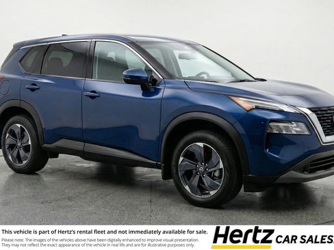 Used 2025 Nissan Rogue SV image 1