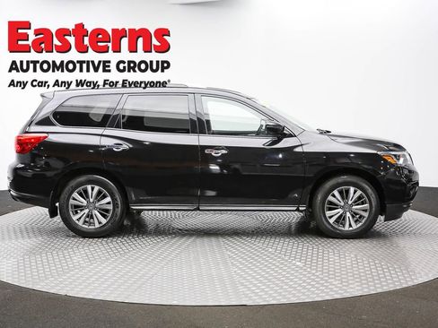 Used 2020 Nissan Pathfinder S image 4