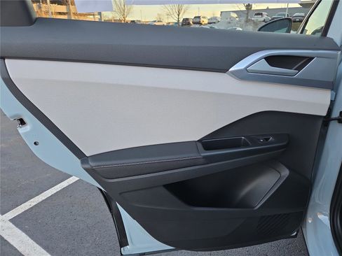 New 2026 Volkswagen Taos SE image 23