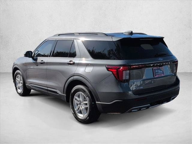Used 2026 Ford Explorer Active w/ Active Comfort Package RWD image 9