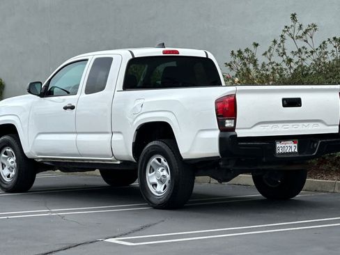 Used 2020 Toyota Tacoma SR image 7