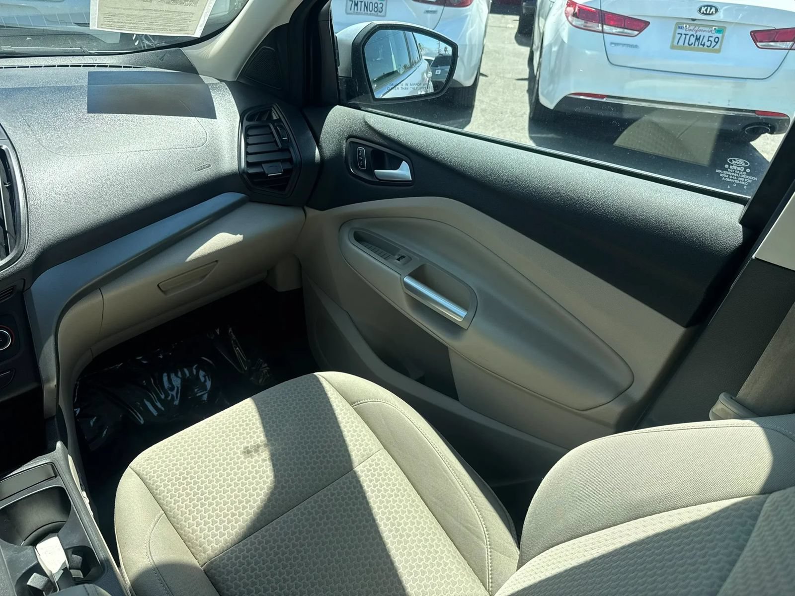 Used 2017 Ford Escape SE w/ Equipment Group 201A FWD image 26