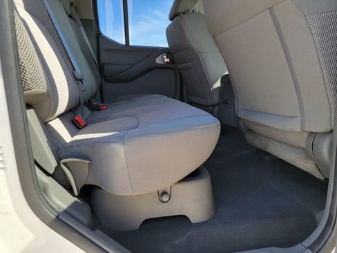 Used 2021 Nissan Frontier SV image 12