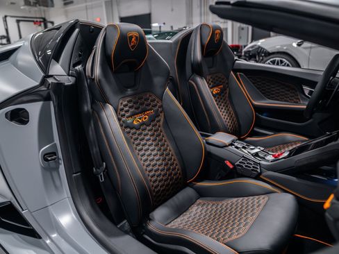 Used 2024 Lamborghini Huracan EVO AWD/4WD image 14