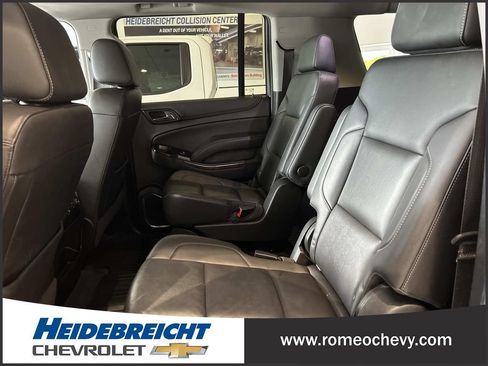 Used 2020 Chevrolet Suburban LT w/ Luxury Package AWD/4WD image 12