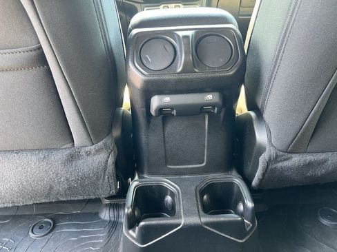 Used 2020 Jeep Wrangler Unlimited Sport AWD/4WD image 37