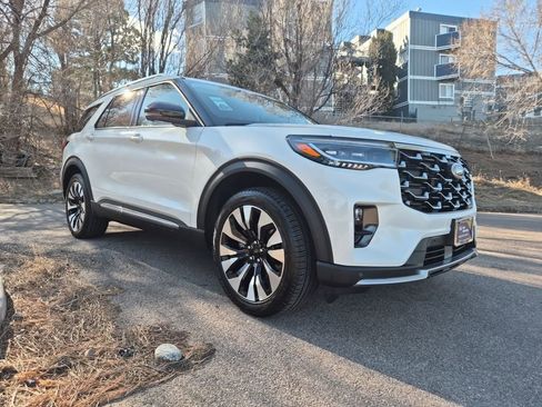 Certified 2025 Ford Explorer Platinum w/ LUX Leather Package image 1