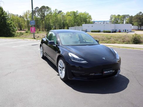 Used 2023 Tesla Model 3 Standard Range image 12