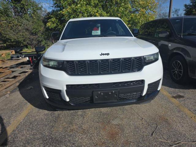 Used 2023 Jeep Grand Cherokee L Laredo AWD/4WD image 13