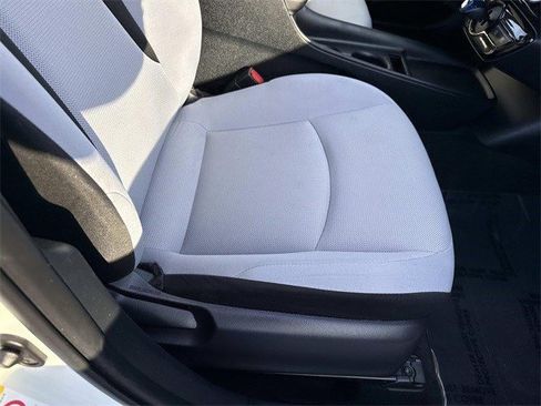 Used 2019 Toyota Prius L Eco image 10