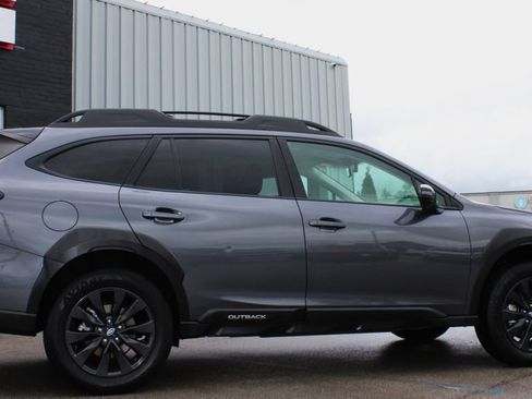 Used 2025 Subaru Outback Onyx Edition AWD/4WD image 7