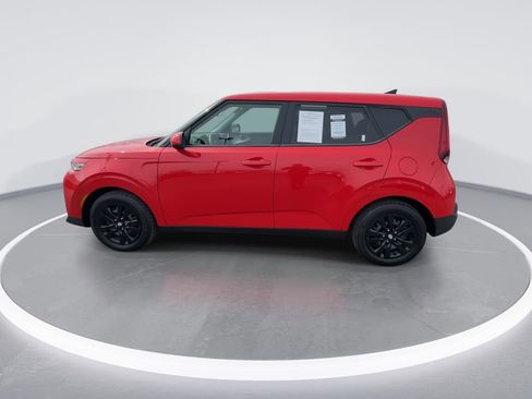 Used 2022 Kia Soul LX image 5