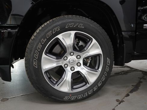 Used 2023 RAM 1500 Laramie image 31