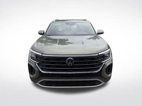 Used 2025 Volkswagen Atlas Cross Sport SE FWD image 8