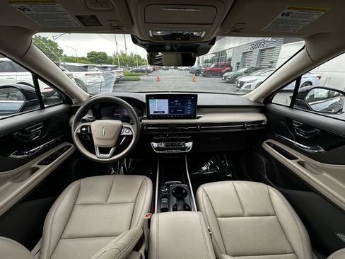 Used 2023 Lincoln Corsair AWD w/ Equipment Group 101A image 3