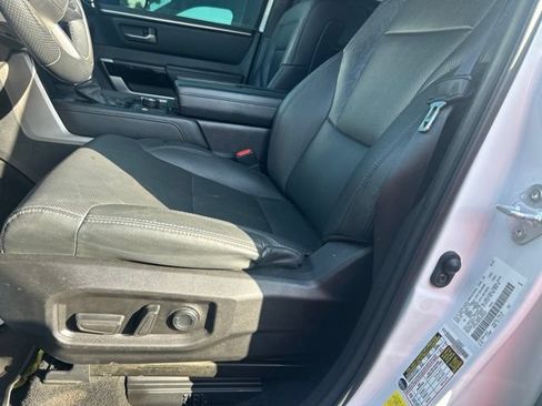 Used 2025 Toyota Tundra Limited AWD/4WD image 13