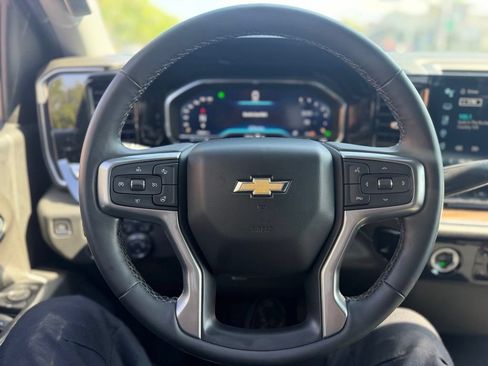 Used 2023 Chevrolet Silverado 1500 LT RWD image 6